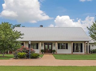 234 Riverside Ln, Natchez, LA 71456