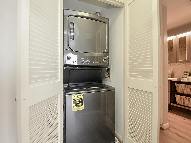5000 Montrose Blvd #12B — Photo 12
