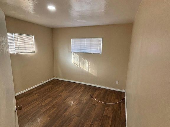 5th image of 286 S Alessandro Ave #381