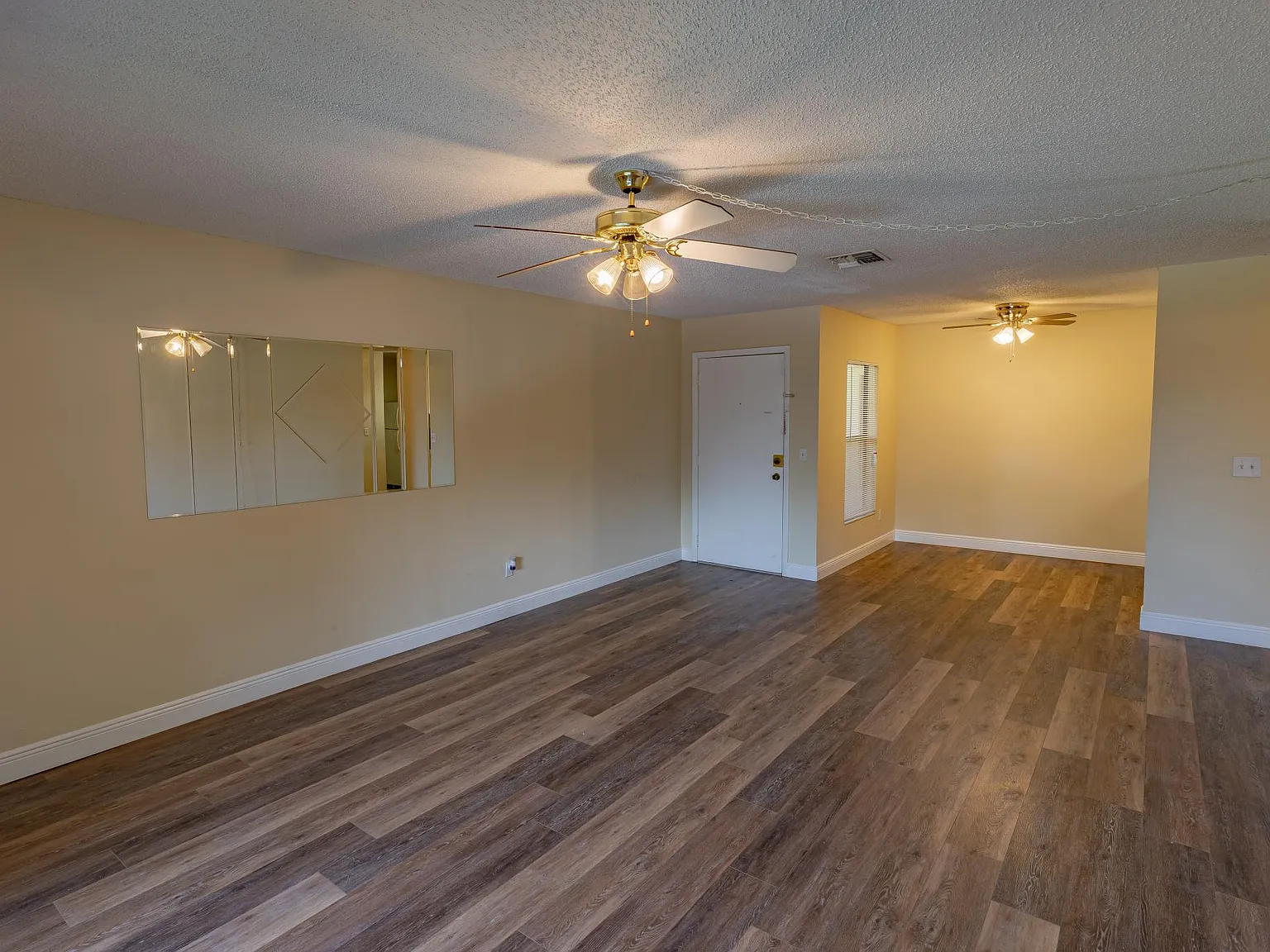 1 bed, 826 sqft, $1,250 — Photo 2