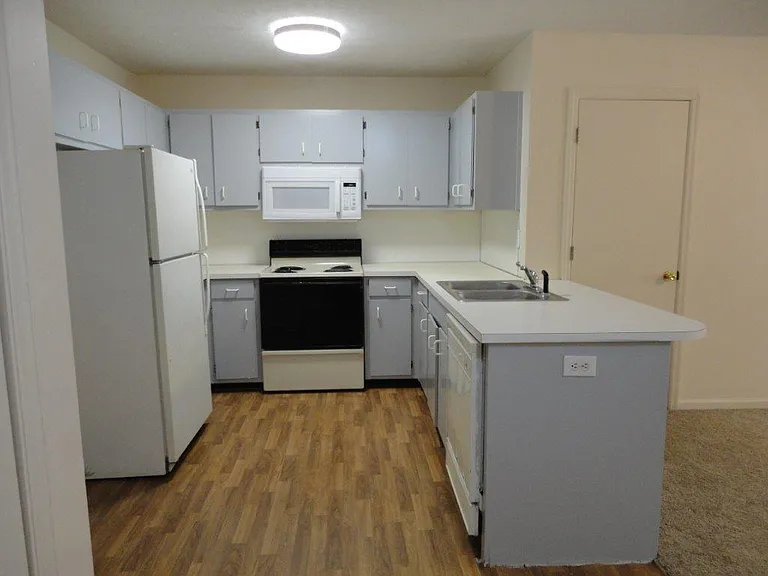 5241 Crystal Ct — Photo 3