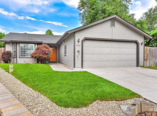 6034 N Waterside Pl, Garden City, ID 83714