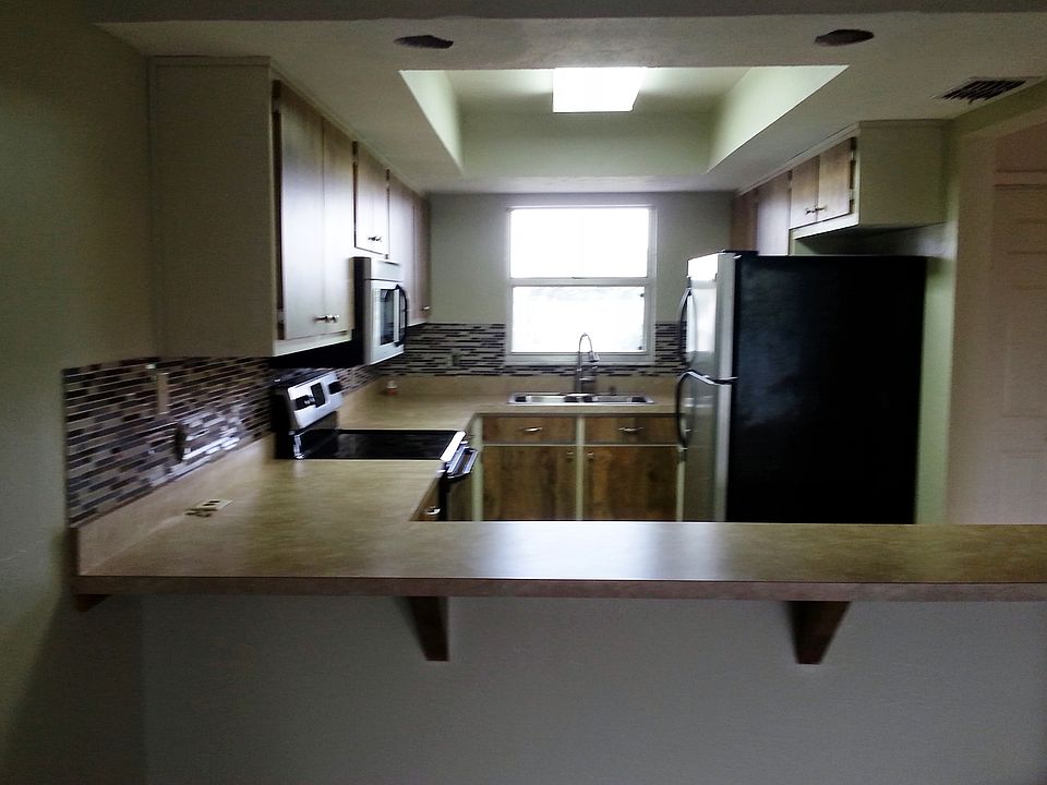 1st image of 1118 SW 47th Ter APT 202