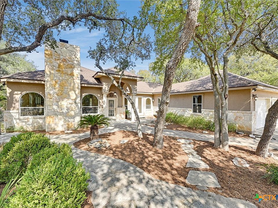 1st image of 34 Wood Glen Dr