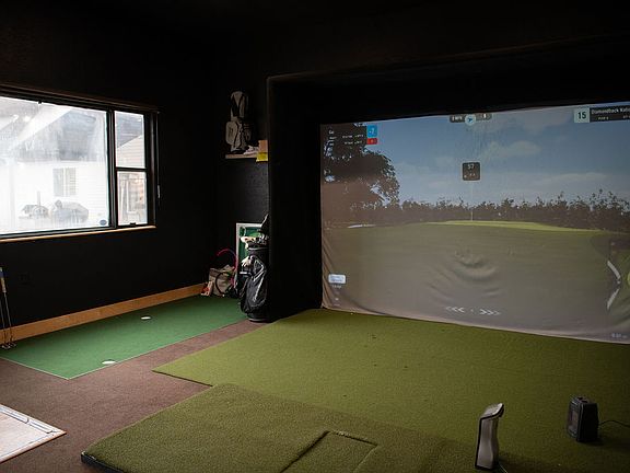 4th image of 745 E Maple St