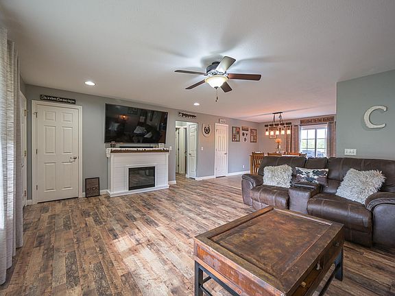 5th image of 6136 W Stalheim Ave