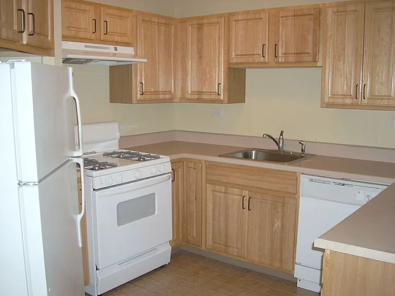 Creek Bend Heights Apartments — Photo 4