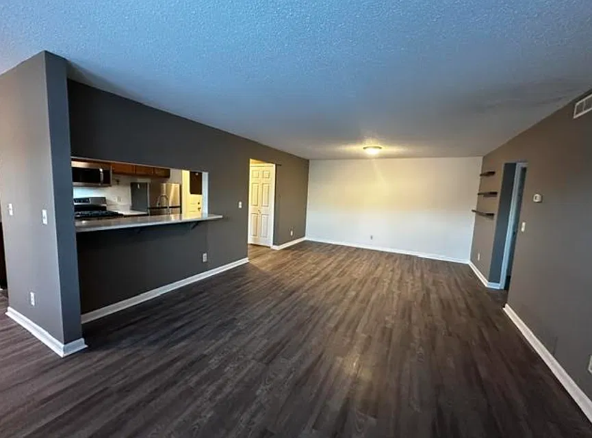 125 Fieldcrest St — Photo 2