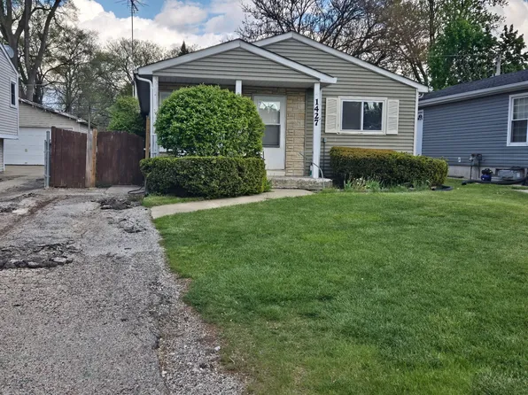 1427 Kildeer Dr, Round Lake Beach, IL 60073