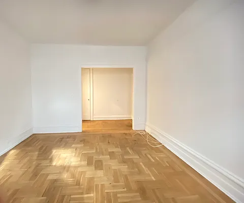 Rented by Compass | media 23