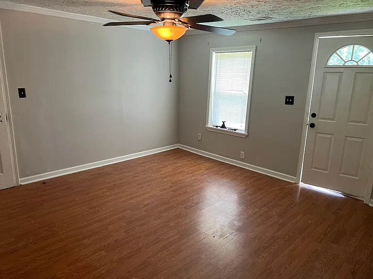 1714 Polk Ave — Photo 3