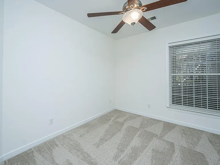 1476 Belcourt Ln — Photo 25