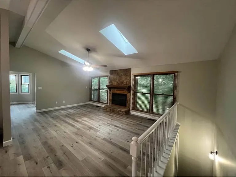 4 Ridge Oak Ct — Photo 2
