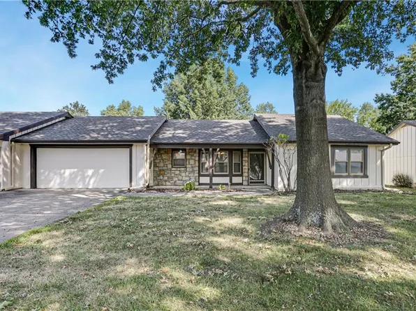 8214 E 189th Ter, Belton, MO 64012