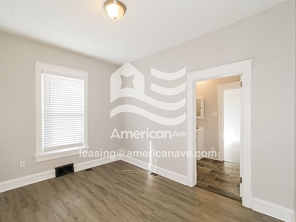 180161_003_dining_room_4.jpg