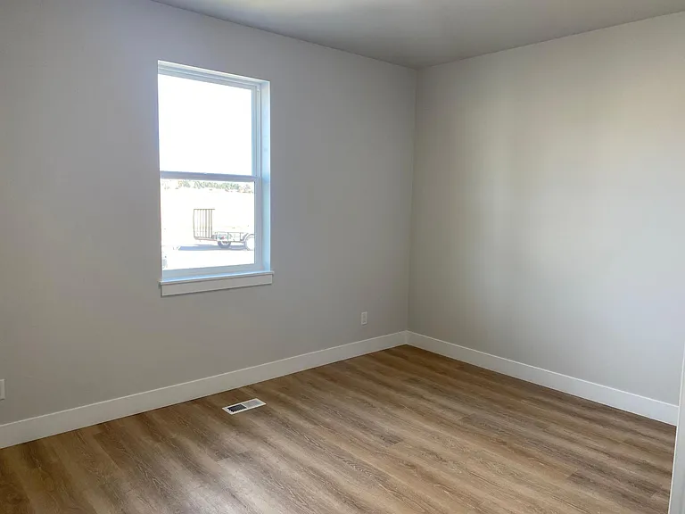 10717 Engelmann Ave — Photo 12