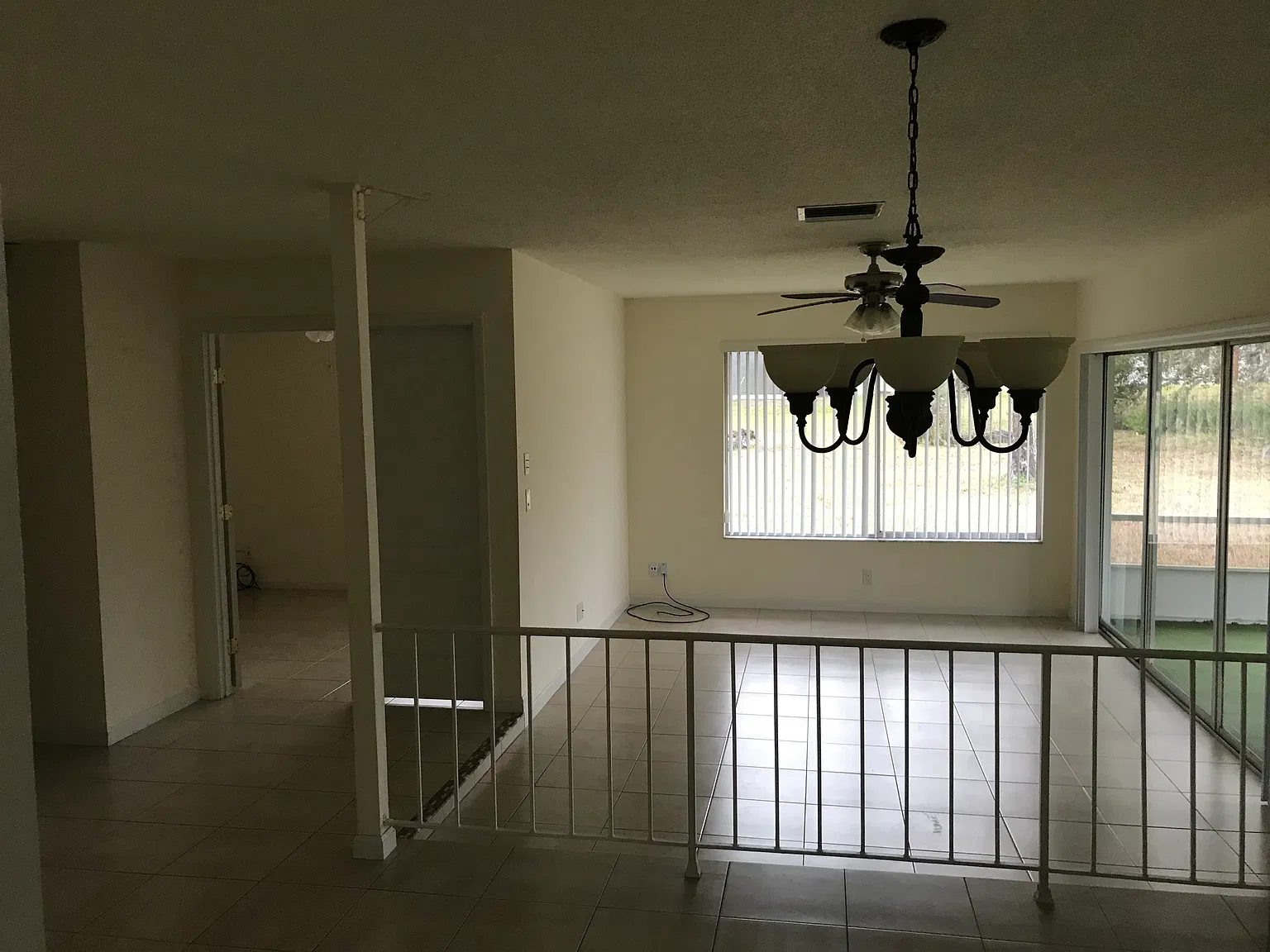 3 bed, 1201 sqft, $1,800 — Photo 2