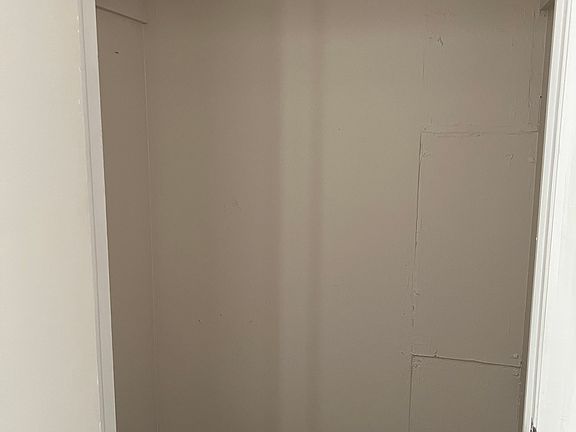 4th image of 606 E 20th St APT 2