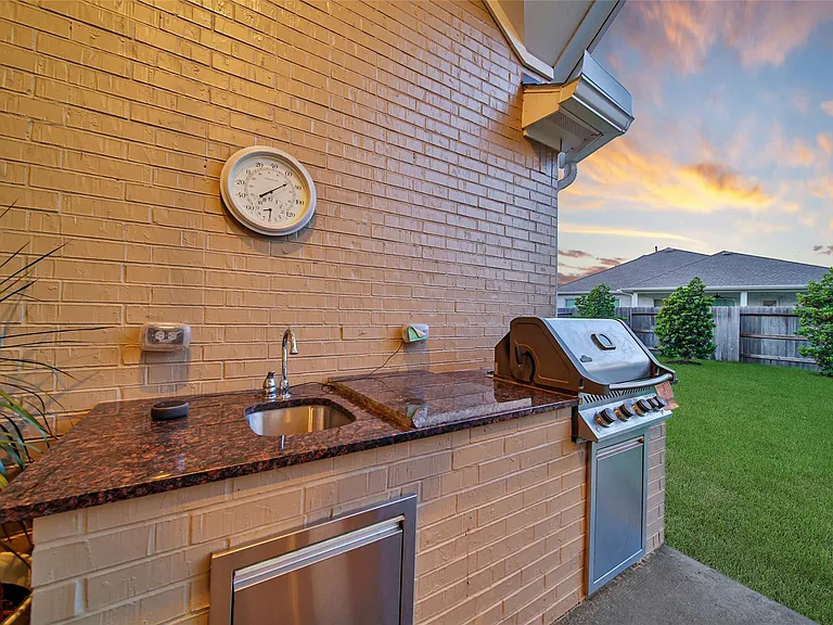 15527 Salmon Springs Dr — Photo 40