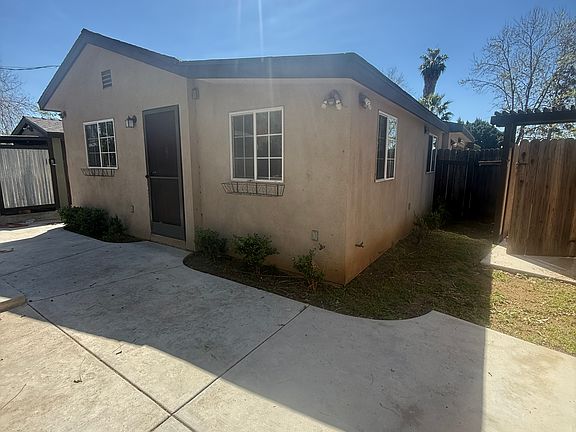 4th image of 143 Hesmay Dr