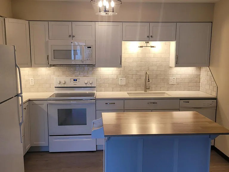 1731 Colette Ct — Photo 2