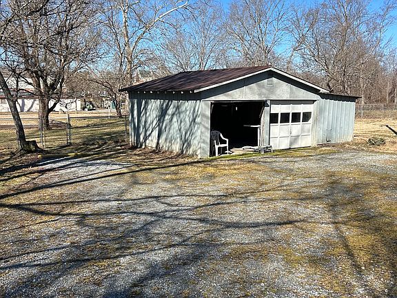 4th image of 155 Hillview Blvd