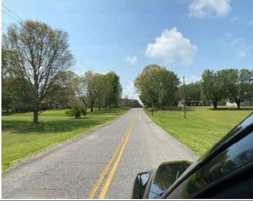 Exterior Neighborhood (street photo)