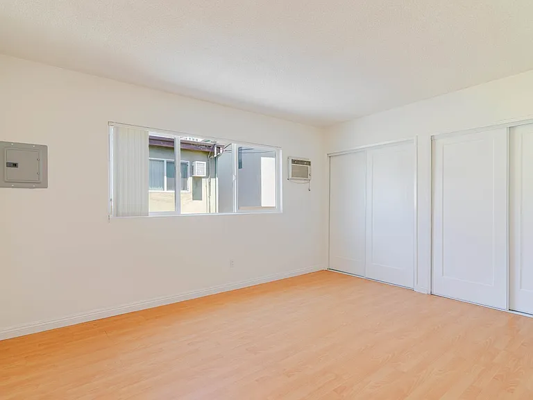 340 W Doran St #8 — Photo 11