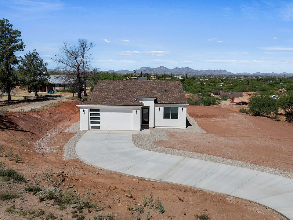 1st image of 890 Paseo