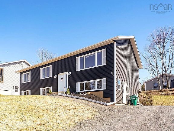 3rd image of 105 Birchview Cres