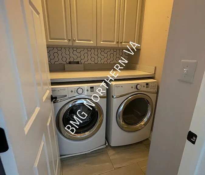 10679 Yorktown Ct — Photo 16