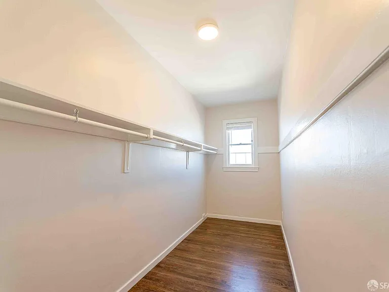 910 Bay St #12 — Photo 8
