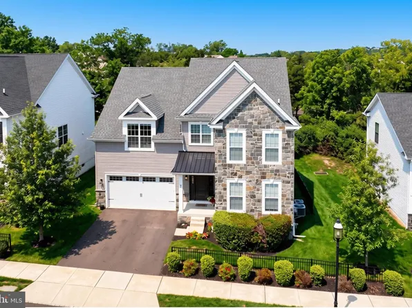 7 Pettits Bridge Rd, Jamison, PA 18929