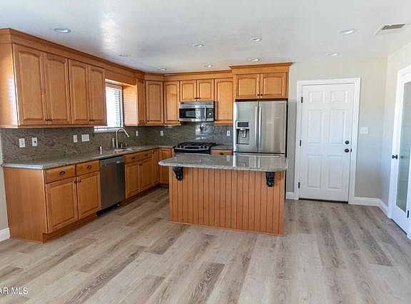 4th image of 56 Teasdale St