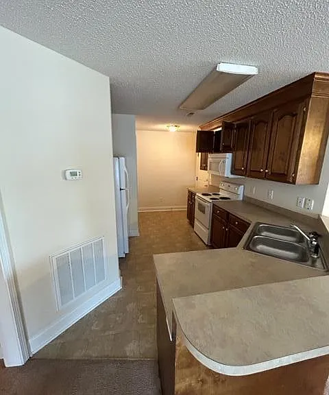 3513 Beacon Dr — Photo 4