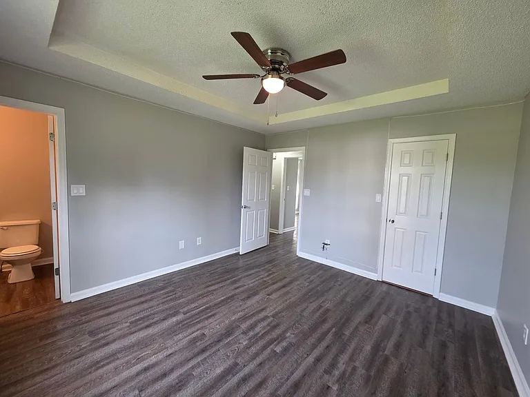 704 Carbondale Dr — Photo 9