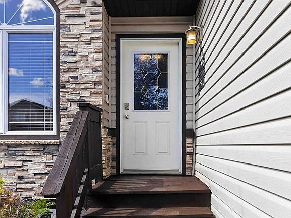 2nd image of 443 SE Pacific Cres
