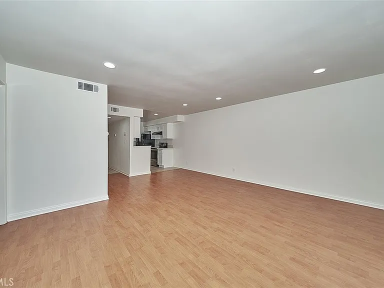 433 S Manhattan Pl #213 — Photo 13