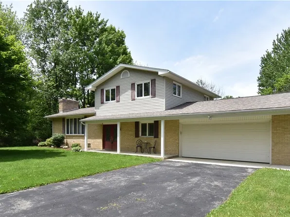 7085 Sunnydell Dr, Brookfield, OH 44403