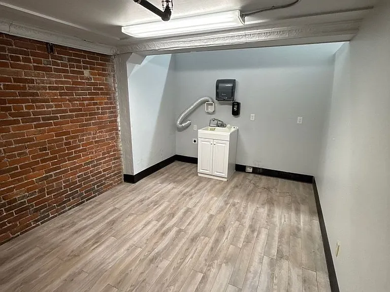 150 Liberty St NE — Photo 18