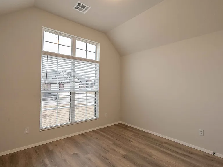 12461 S Lakewood Ave — Photo 4