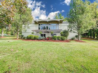 5666 Wayside Ave, Cincinnati, OH 45230