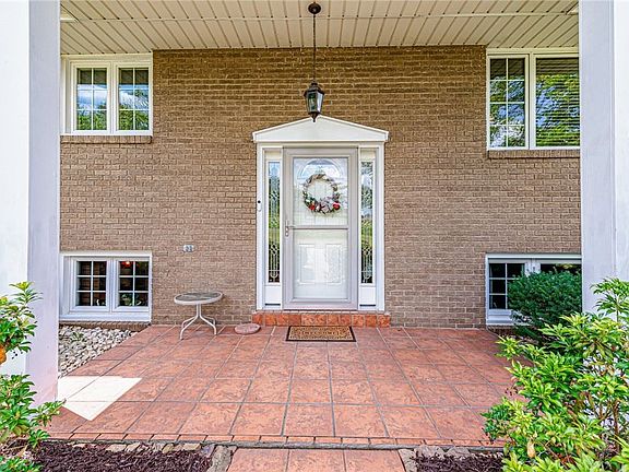 2nd image of 2134 Ridgeview Rd