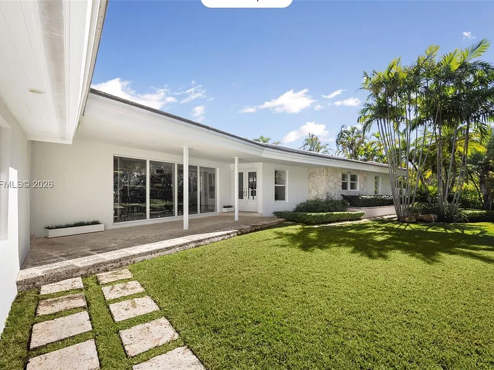 335 Harbor Dr