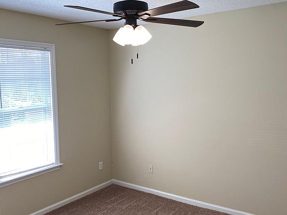 3rd image of 4236 Wilshire Dr