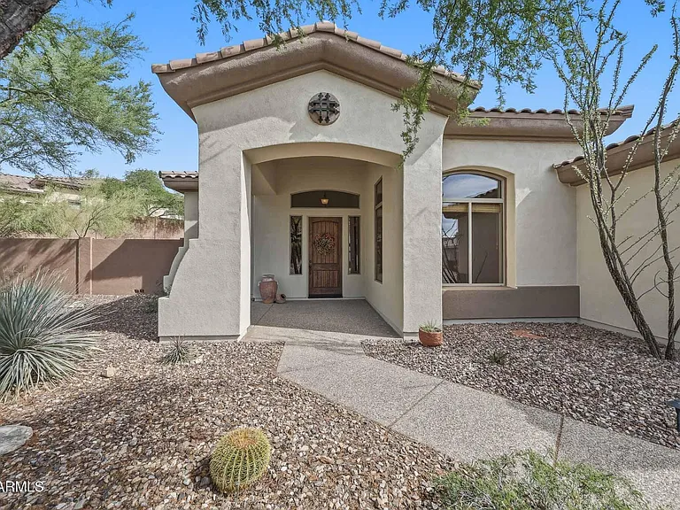 2129 W Legends Way — Photo 4