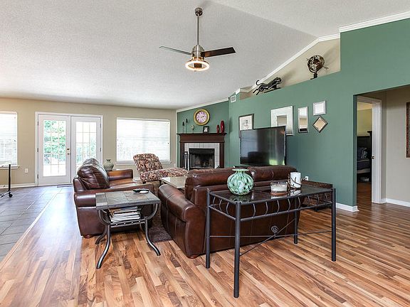 2nd image of 1477 Summersweet Ct