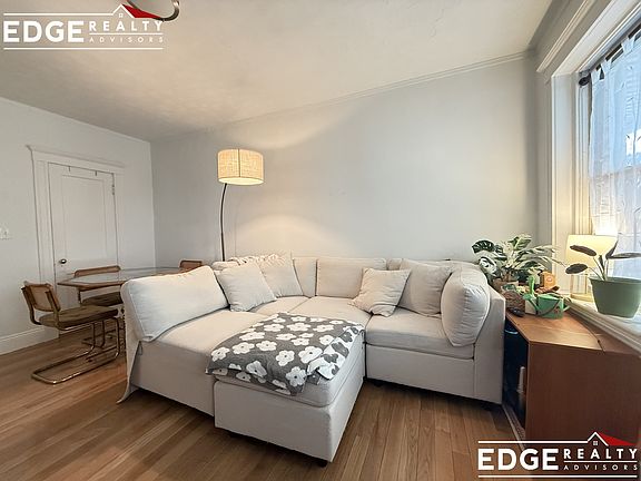 3rd image of 130 Brainerd Rd APT 3