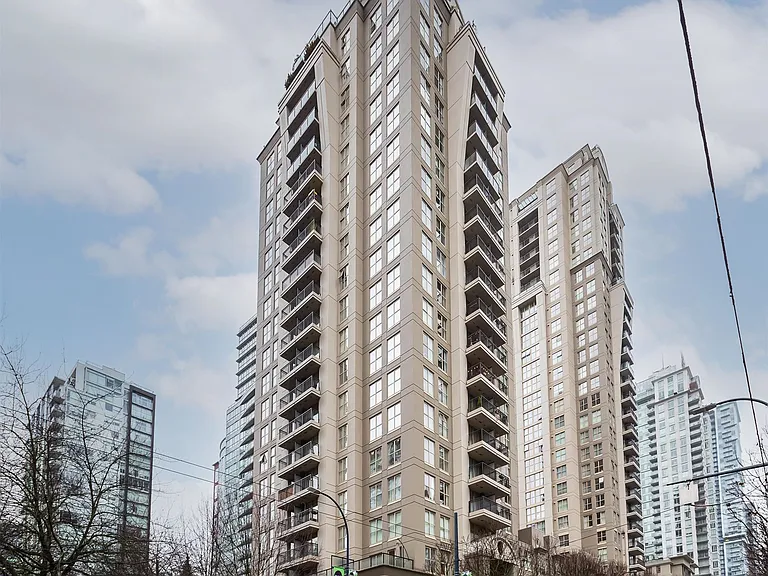 989 Richards St #708 — Photo 30