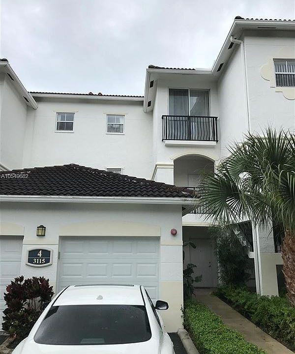 1st image of 3115 NE 184th St APT 4301